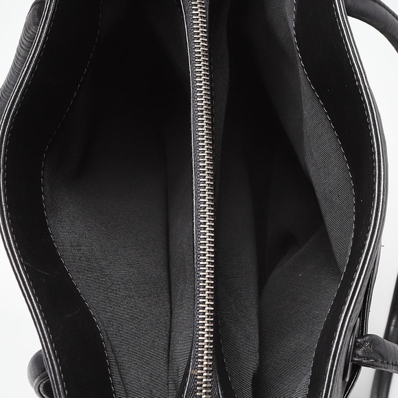 Pre loved vintage authentic Chanel tote bag - Picture 6 of 15